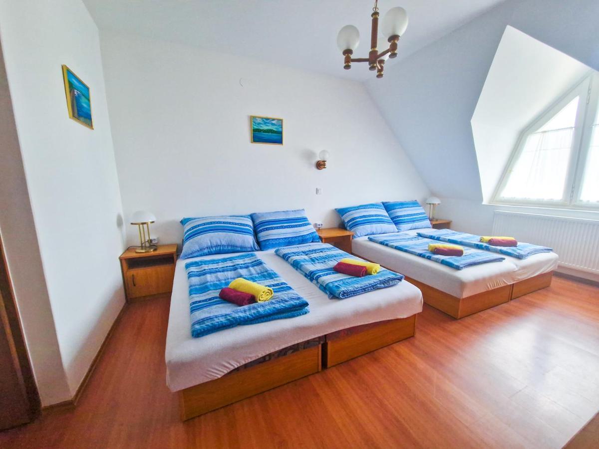 Weinberger Vendeghaz Hotel ซามาร์ดี ภายนอก รูปภาพ