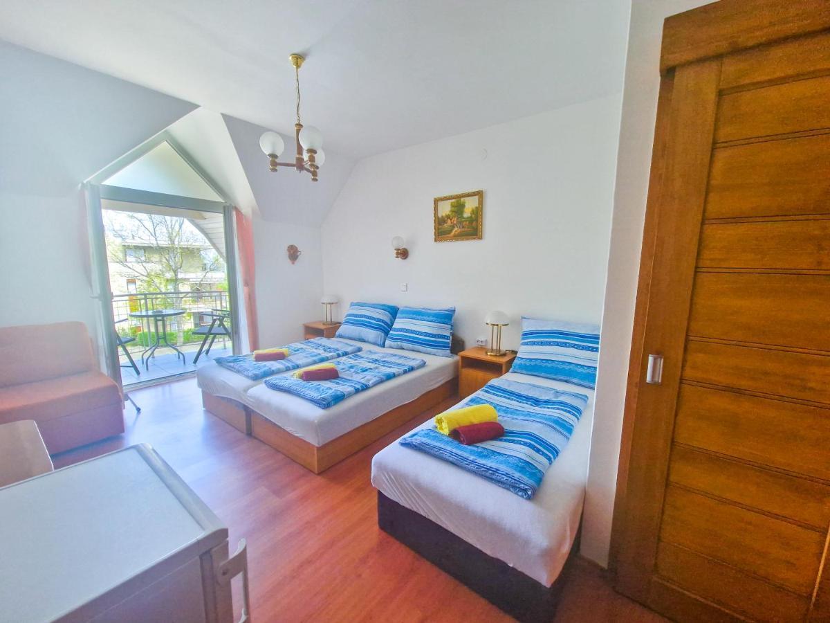 Weinberger Vendeghaz Hotel ซามาร์ดี ภายนอก รูปภาพ