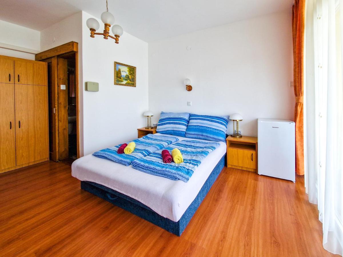 Weinberger Vendeghaz Hotel ซามาร์ดี ภายนอก รูปภาพ