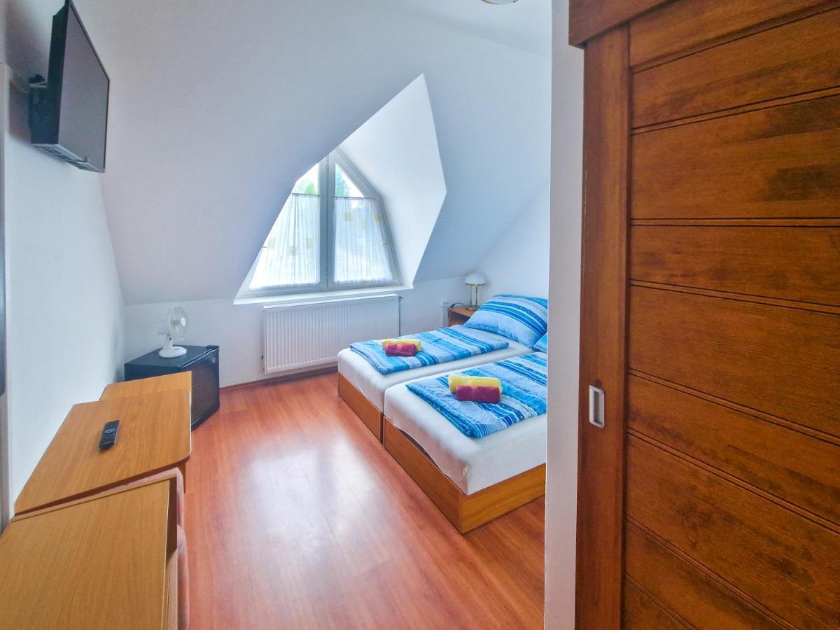 Weinberger Vendeghaz Hotel ซามาร์ดี ภายนอก รูปภาพ