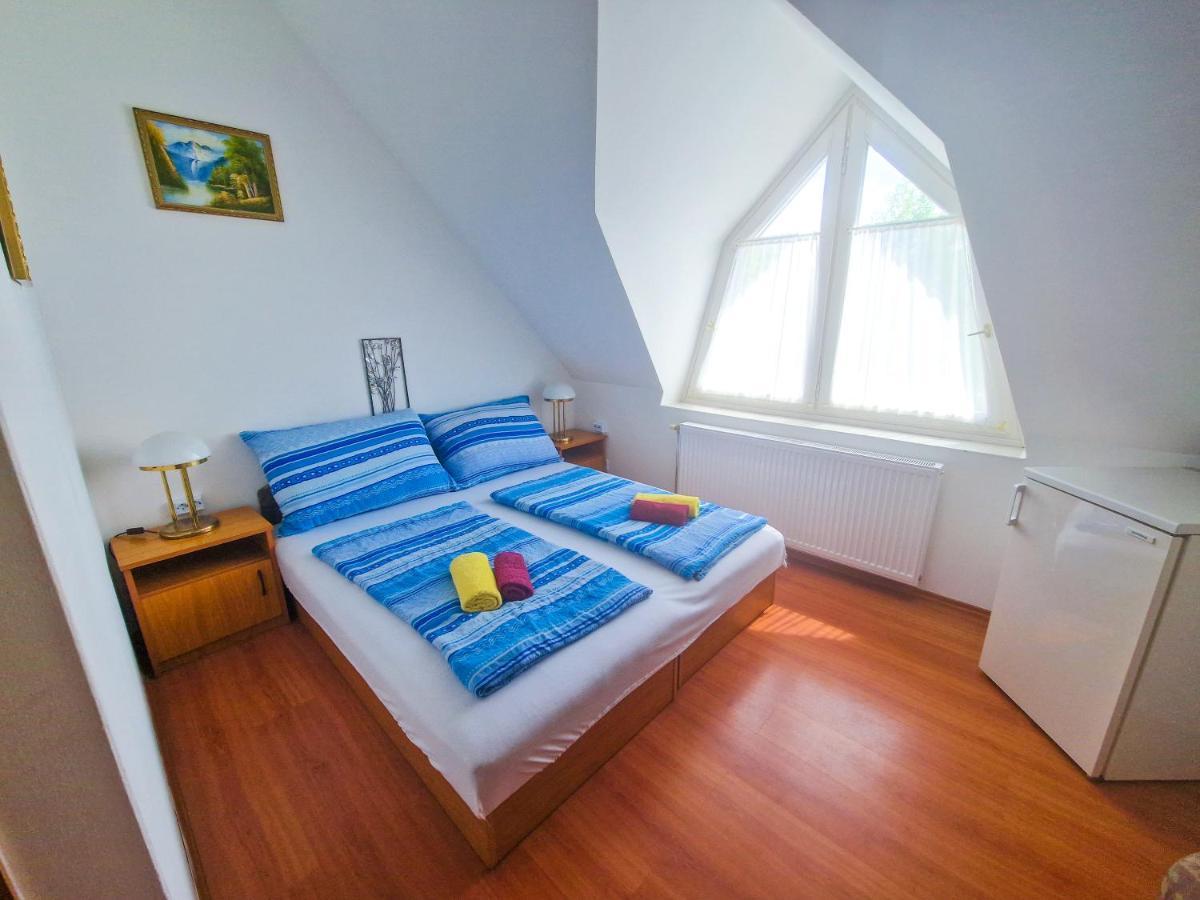 Weinberger Vendeghaz Hotel ซามาร์ดี ภายนอก รูปภาพ