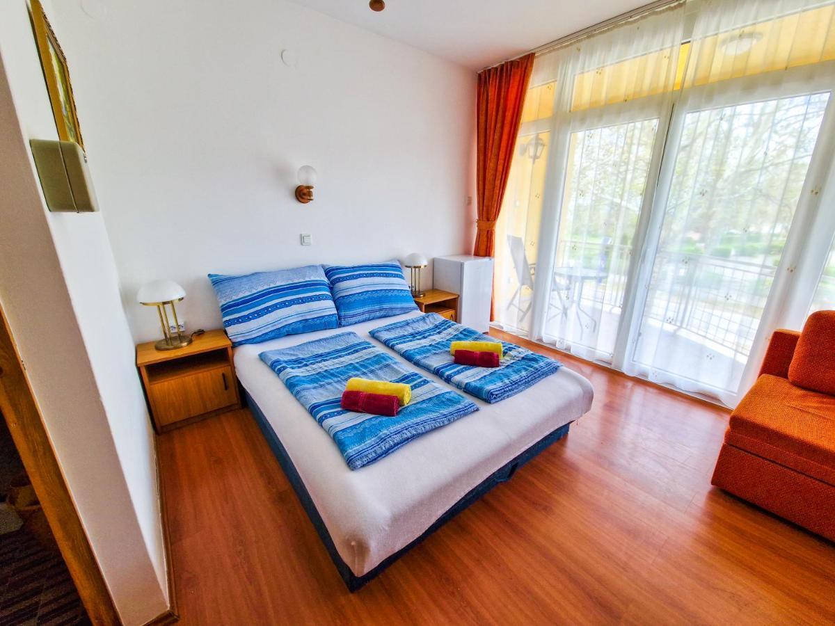 Weinberger Vendeghaz Hotel ซามาร์ดี ภายนอก รูปภาพ
