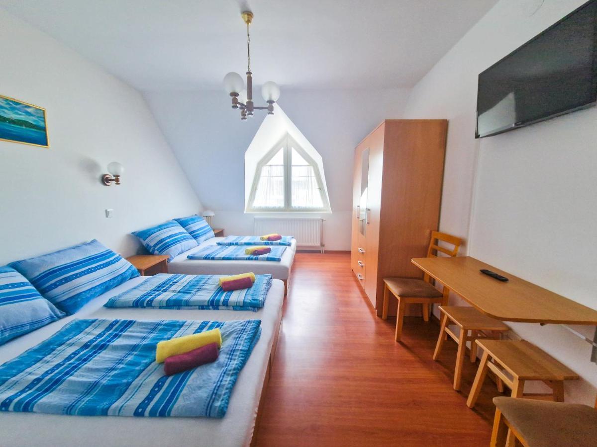 Weinberger Vendeghaz Hotel ซามาร์ดี ภายนอก รูปภาพ
