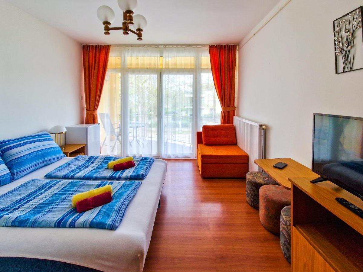 Weinberger Vendeghaz Hotel ซามาร์ดี ภายนอก รูปภาพ